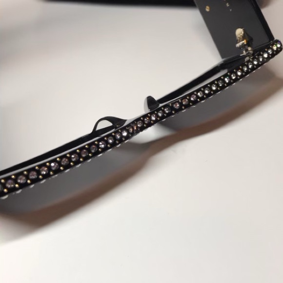 New Authentic GG1425s 005 Gucci Black Sunglasses with Crystal Accents - Picture 10 of 16